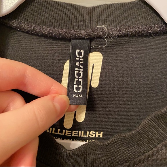 Billie Eilish oversized H&M Divided long sleeve tee - Picture 4 of 7